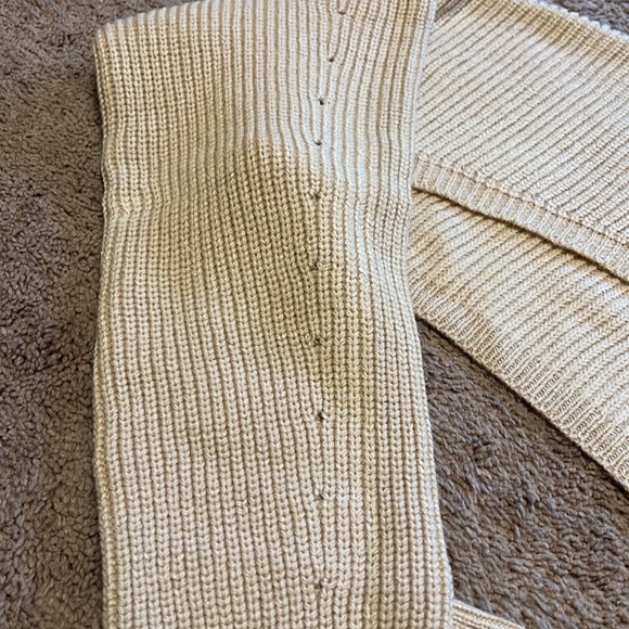 Shein | Cropped Sweater - Picture 2 of 3